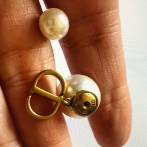 Gold Earrings - Picture 2 of 5